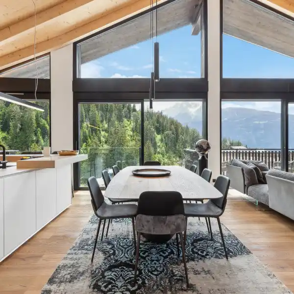 LUXURY LIVING IN A DESIRABLE COMMUNITY