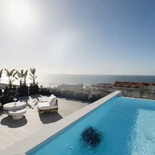 LUXURIOUS AND COMFORTABLE PENTHOUSE