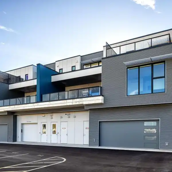 EXPERIENCE COASTAL ELEGANCE AT THE SEA DWELLER