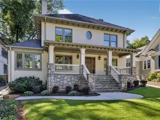 Light-Filled Interiors with Open Layout for Entertaining