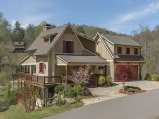 Luxurious Riverside Beauty