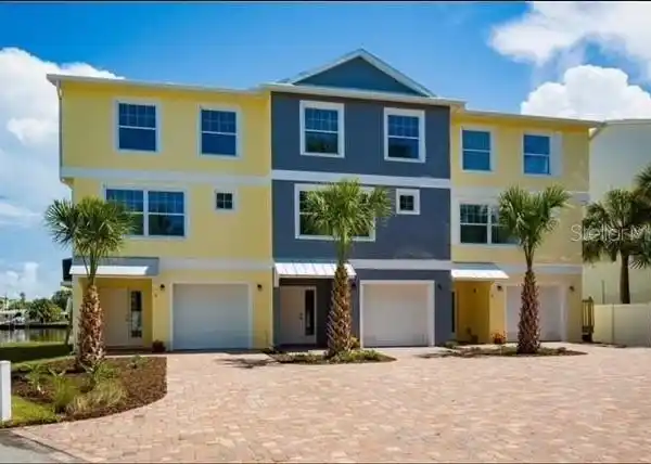 ELEGANT WATERFRONT RESIDENCE WITH DIRECT OPEN WATER ACCESS