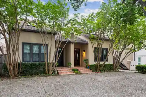 Fabulous Single-family Attached Home in University Park