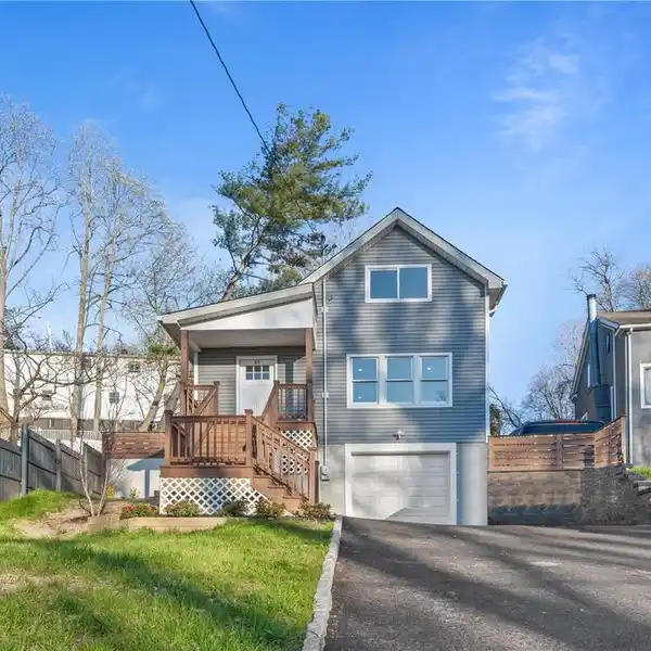 COMPLETELY RENOVATED COLONIAL IN ARDSLEY