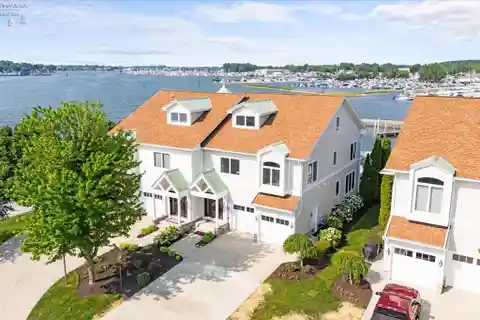 Waterfront Townhome on Catawba Island