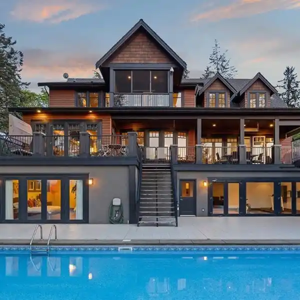 WORLD-CLASS QUALITY WITH GREAT VIEWS