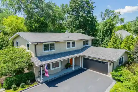 Impeccable Home in Lovely Lake Minear