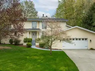 Beautiful Home in Lakeside Estates