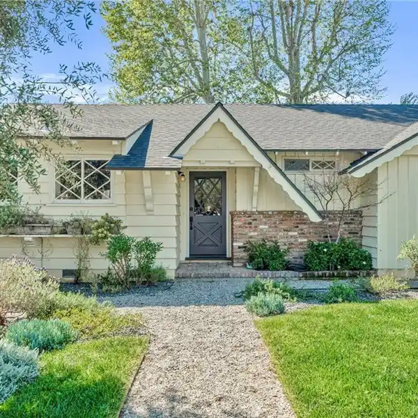 EXQUISITE ESTATE IN THE HEART OF WALNUT ACRES