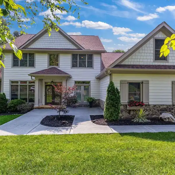 LUXURY LAKESIDE LIVING IN MILLER'S LANDING
