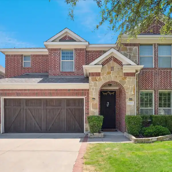 ELEGANT DESIGN WITH FLEXIBLE MODERN SPACES