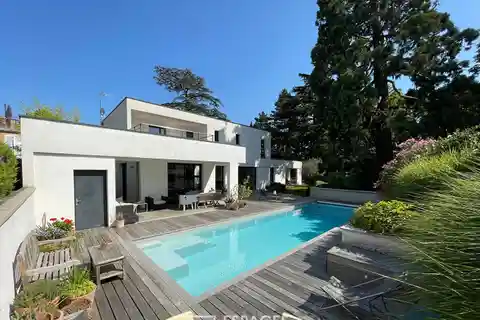 Architect-Designed Home in a Green Setting