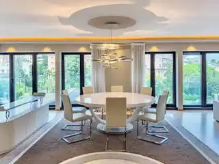 Modern Apartment in Convenient Location