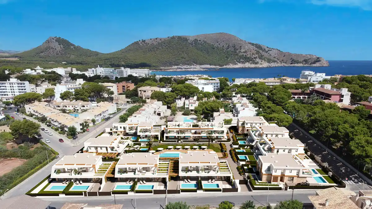 Fantastic Villa in a New Urbanization Close to the Beach