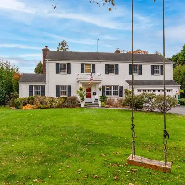 SPACIOUS CENTER HALL HOME WITH RESORT-STYLE AMENITIES