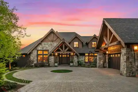 Private Resort-Like Retreat