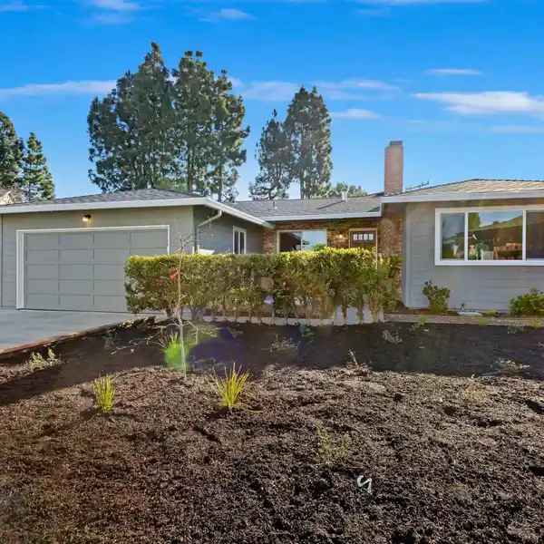 BEAUTIFULLY UPGRADED PROPERTY IN PRIME LOCATION