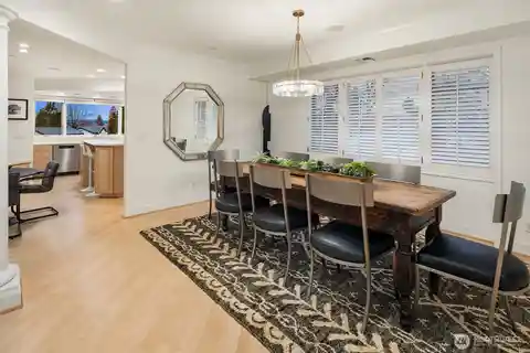 Unique and Versatile Live-Work Space