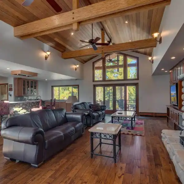 STUNNING LUXURY MOUNTAIN HOME