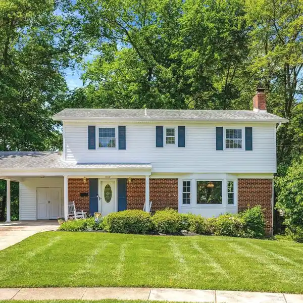 BEAUTIFULLY MAINTAINED HOME ON A QUIET CUL-DE-SAC