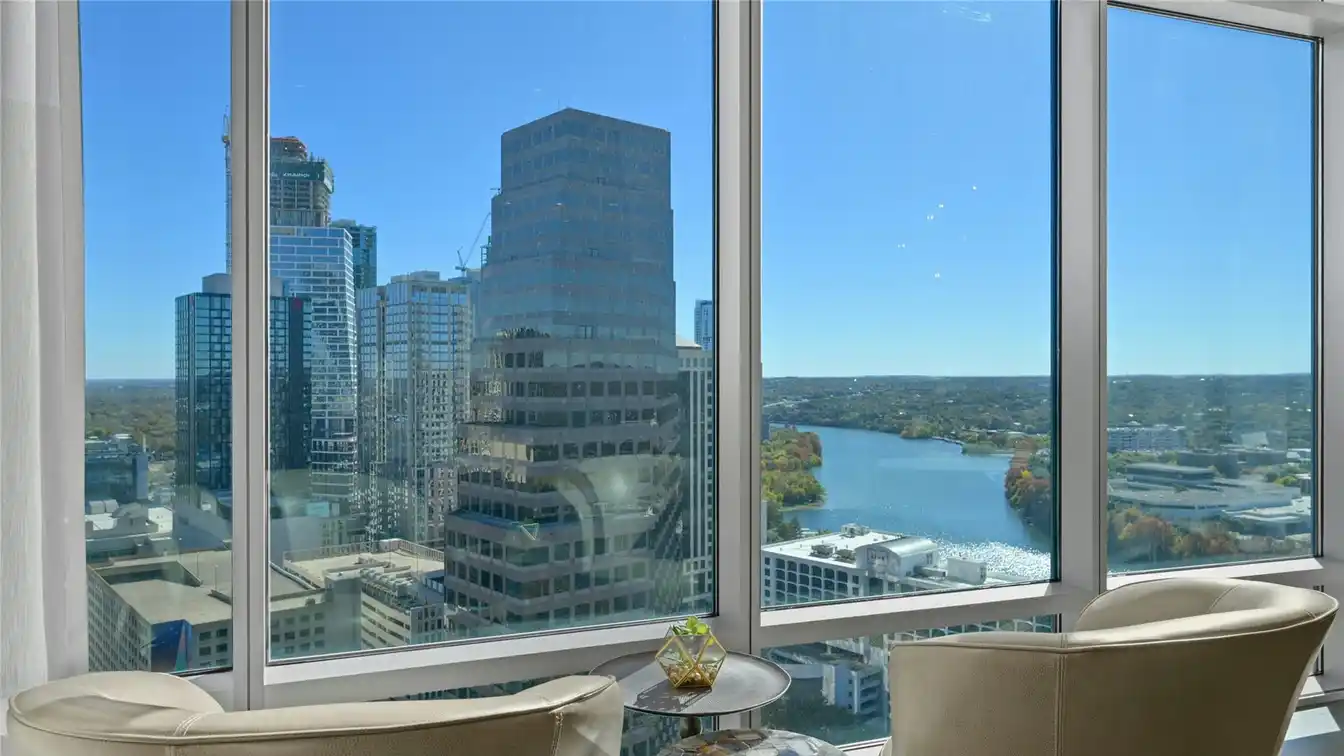 Stunning Southeast Corner Residence at the Austonian