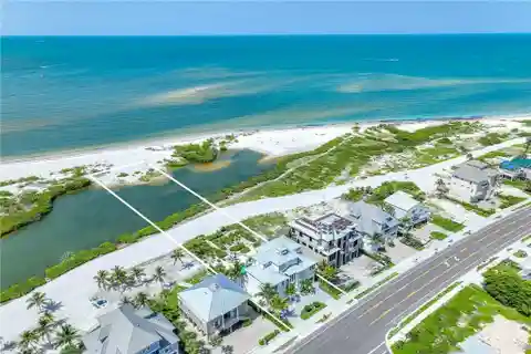 Newly Remastered Coastal Living Custom Pool Home