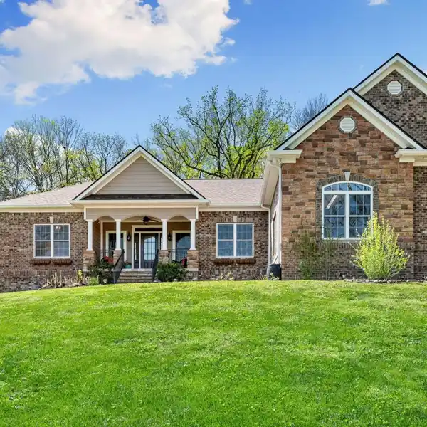 MODERN LUXURY WITH COUNTRY CHARM