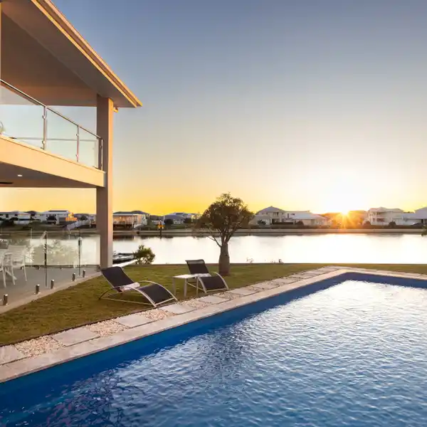 PREMIUM LAKEFRONT HOME