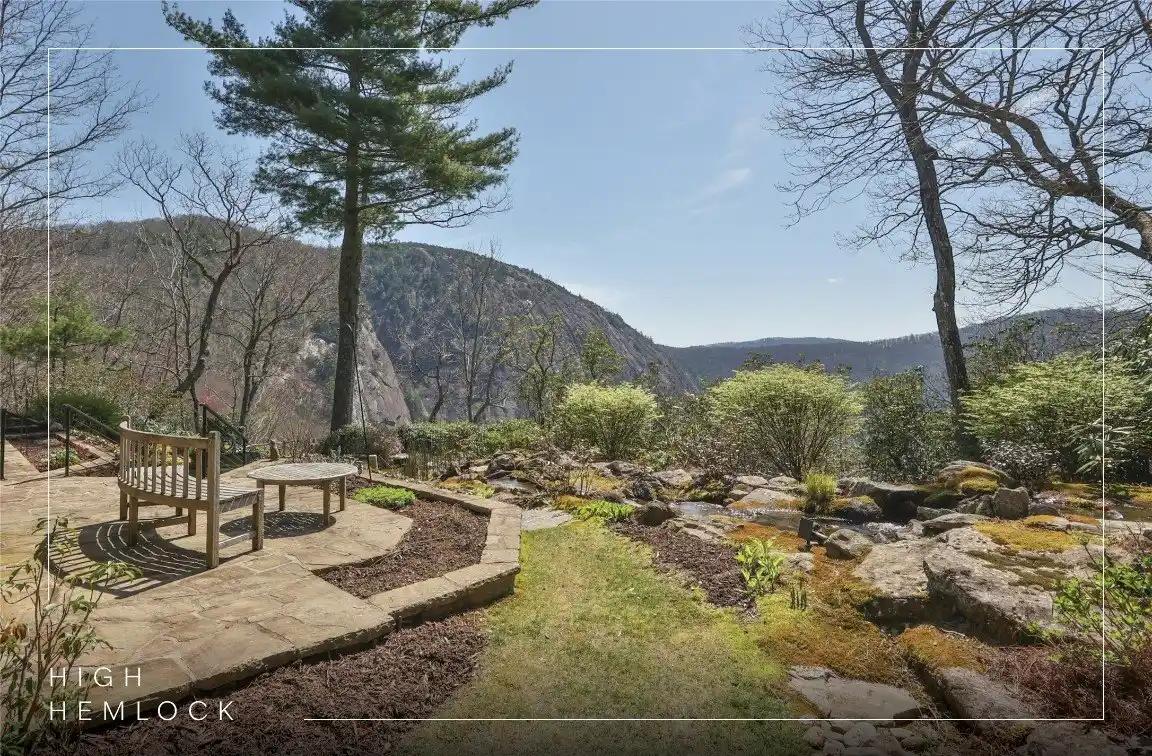 Refined Living Amid Nature’s Splendor
