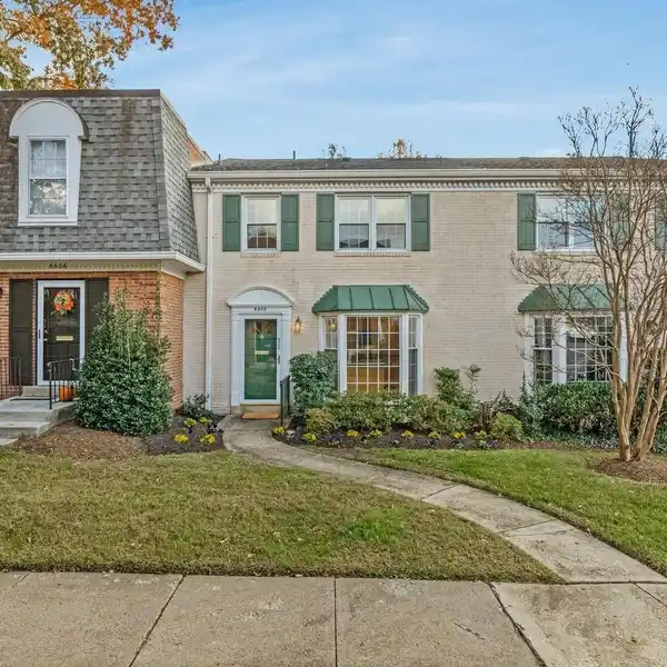 OPTIONAL FLEX SPACE PERFECT FOR HOME OFFICE OR GYM