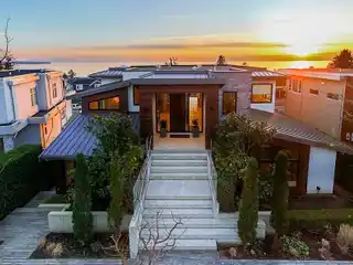 Timeless Modern Design with Spectacular Views