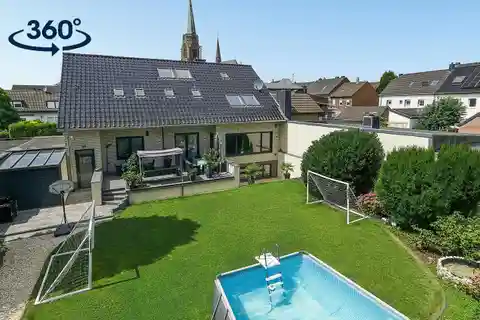 Beautiful and Completely Renovated Detached House