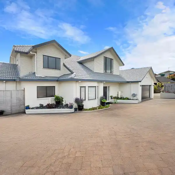 REFINED FAMILY LUXURY WITH ELEVATED VIEWS