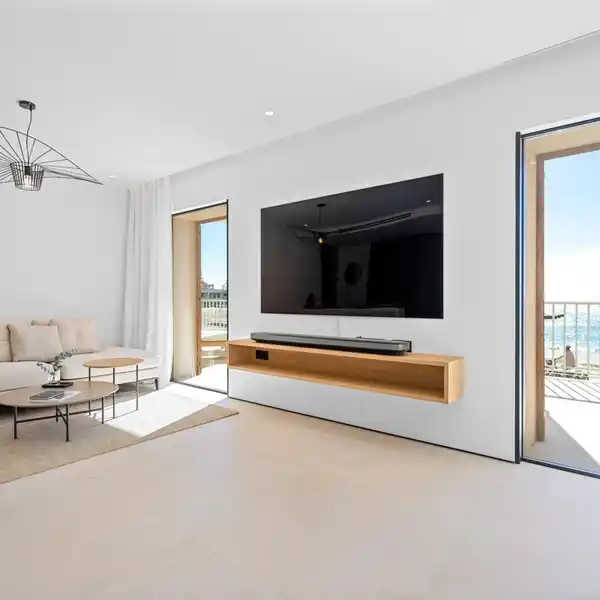 APARTMENT DIRECTLY ON THE BAY OF PORTIXOL