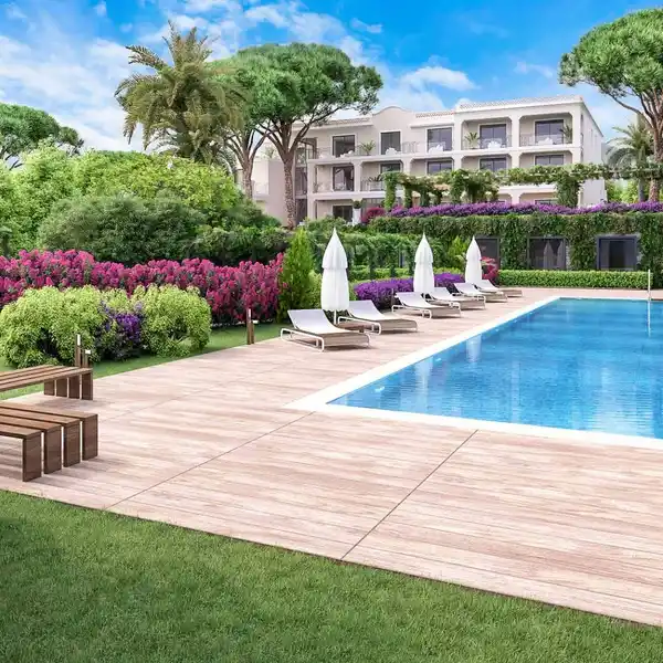 LUXURY APARTMENT IN EXCLUSIVE BUILDING