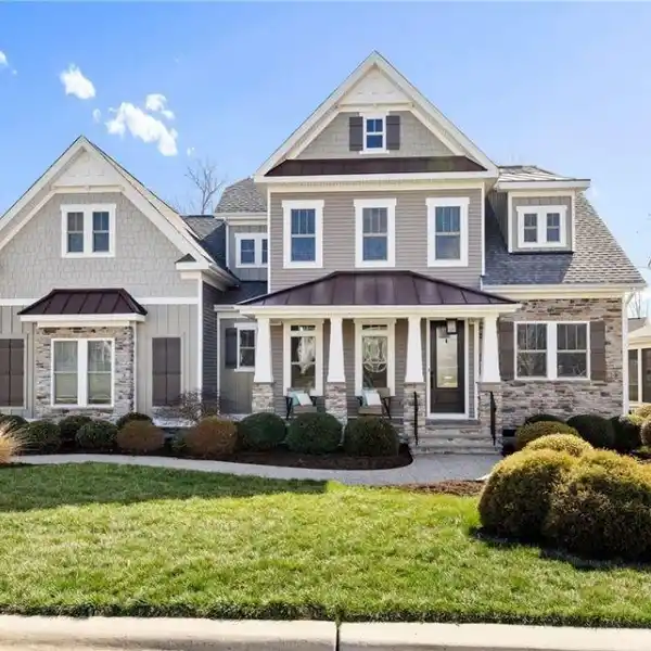 EXQUISITE HOME IN SOUGHT-AFTER COMMUNITY