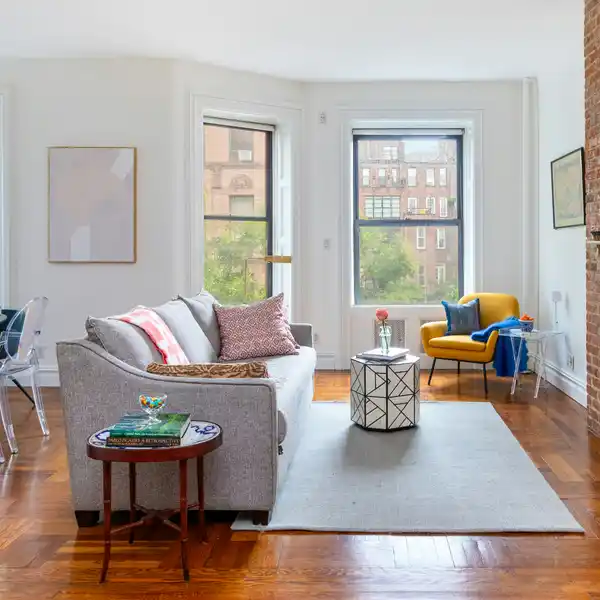 LOVELY SUN-FILLED HOME