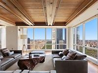STUNNING VIEWS FROM THIS MANHATTAN HOME