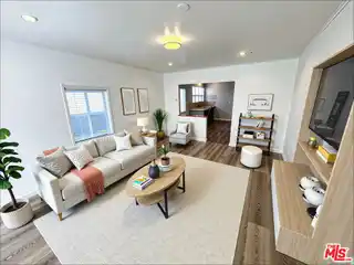 Bright and Inviting Beauty