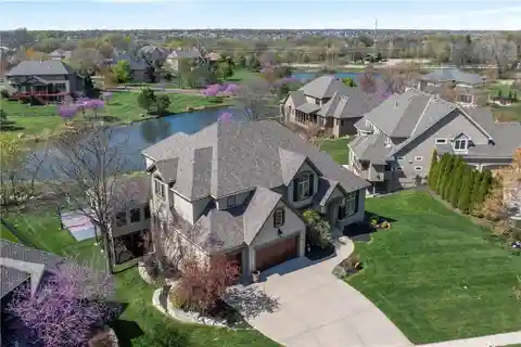 Luxury Living Backing to Neighborhood Lake