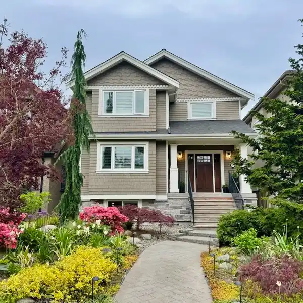 GORGEOUS HOME WITH INCREDIBLE FEATURES