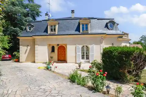 Incredibly Well Kept Estate