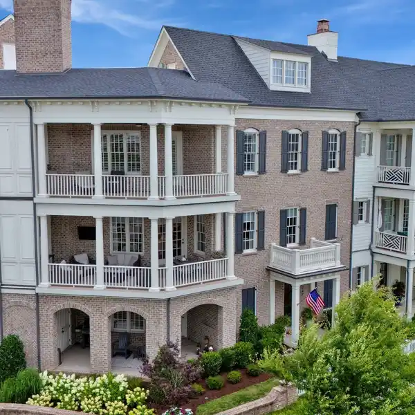 STUNNING TOWNHOME IN POPULAR WESTHAVEN