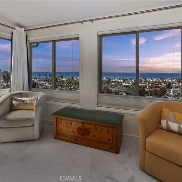 COASTAL ELEGANCE WITH OCEAN VIEWS