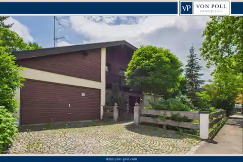 Spacious Classic Country House