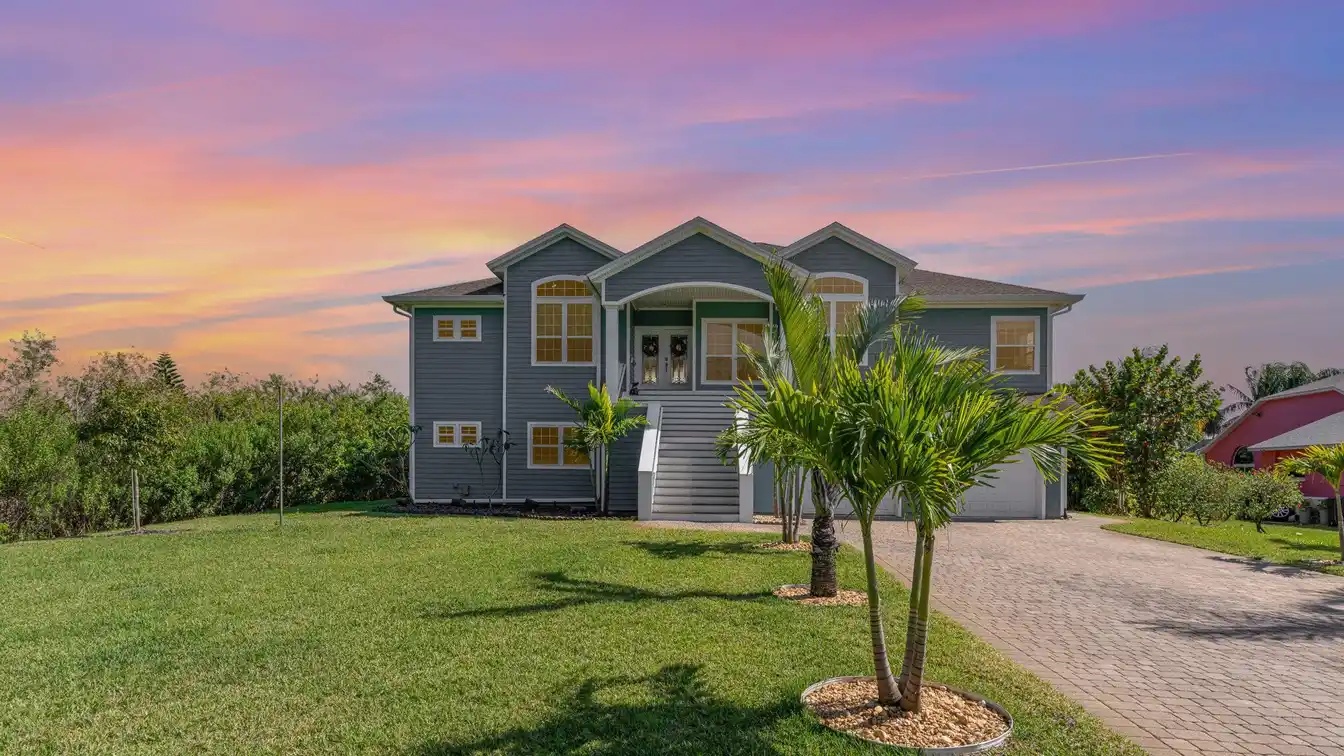 Tropical Bliss with Unmatched Comfort