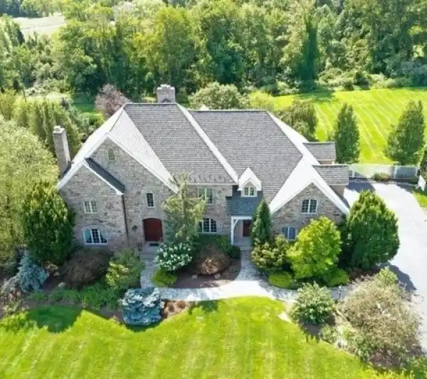 PRIVATE CUL-DE-SAC RETREAT WITH SALTWATER POOL