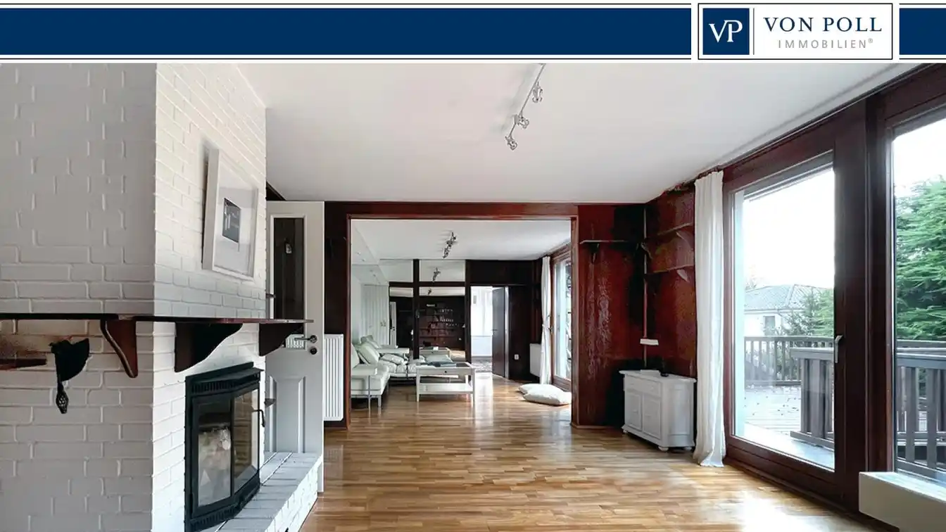 Spacious and Versatile Property