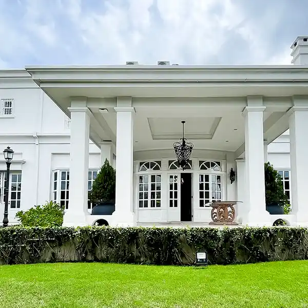 LOS YOSES WHITE HOUSE