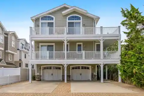 Meticulously Maintained Sea Isle City Townhome